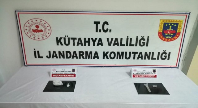 Kütahyada üzerinde uyuşturucu bulunan otobüs yolcusu tutuklandı