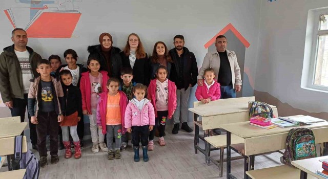 Malazgirtte doktor ve sağlık çalışanları bu sefer okulu iyileştirdi