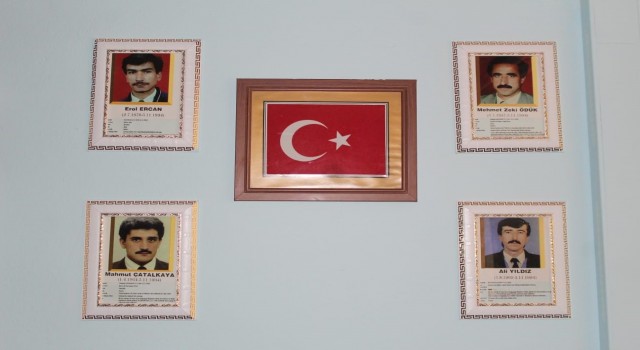 Mardinde şehit edilen öğretmenler görev yaptıkları okulda anıldı