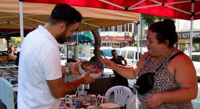 Mersin Büyükşehir Belediyesi, seramik üreticisi kadınlara destek oluyor