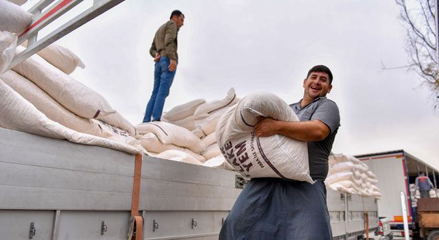 Mersin Büyükşehir Belediyesinden Hayvan Yetiştiricilerine Destek