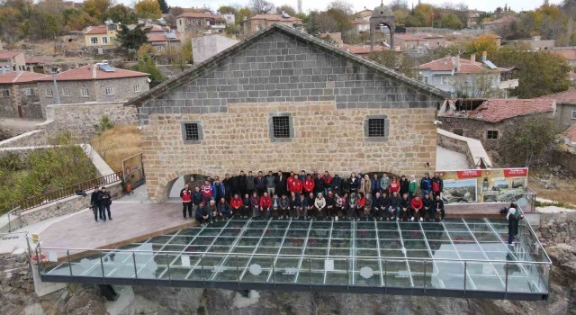 Niğdede öğretmenler geleneksel doğa yürüyüşüne katıldı