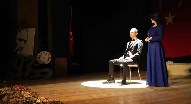 Öğrencilerden Başka bir Mustafa adlı oratoryo gösterisi