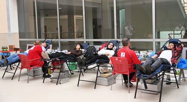 OKÜ’lü Öğrenciler, Kızılay'ın Kan Bağışı Etkinliğine Büyük İlgi Gösterdi