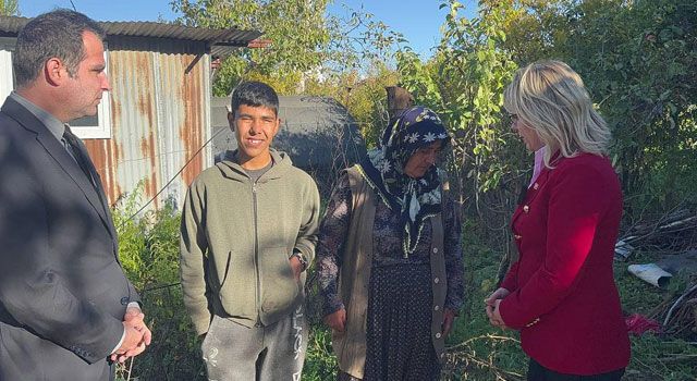 Osmaniye'de Depremzede Aile Çadırda Hayat Sürüyor