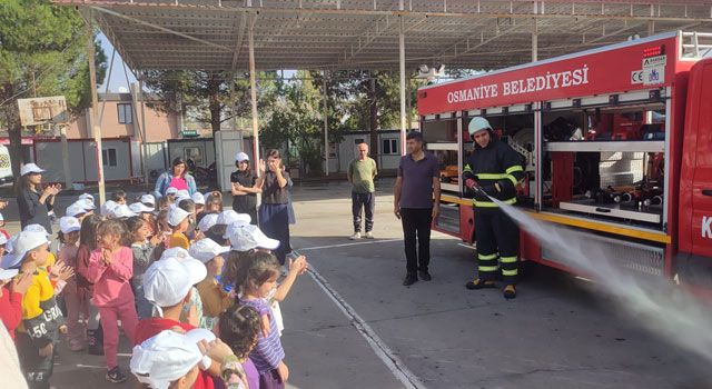 Osmaniye'de Minik Öğrenciler İtfaiyeyi Ziyaret Etti