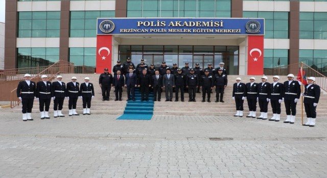 Polis adaylarına Aile İçi İletişim konulu seminer verildi