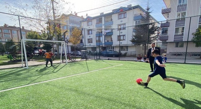 Pursaklar Belediye Başkanı Çetinden ödüllü penaltı atışı