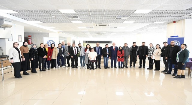 Rektör Savaş, öğrencilerle buluştu