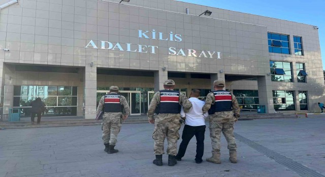 Sahte kimlikle dolaşan suç makinesini parmak izi ele verdi