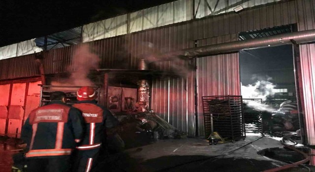 Sakaryada mangal kömürü üretim tesisinde yangın