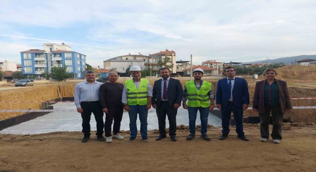 Sarıgölde yapımı devam eden 6 okulda inceleme
