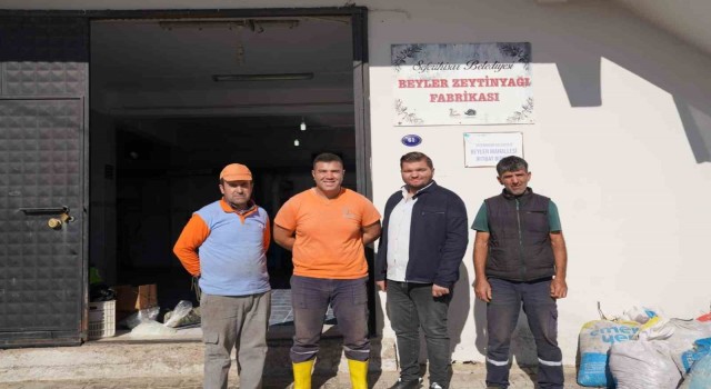 Seferihisar Belediyesi Zeytinyağı Fabrikası üreticiye can simidi oldu
