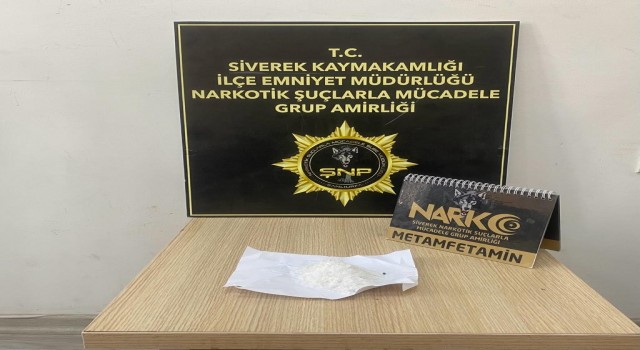 Siverekte uyuşturucu satıcılarına operasyon: 2 tutuklama