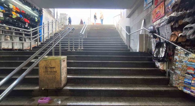 Su basan Eminönü yeraltı çarşısı esnafı İBBye isyan etti