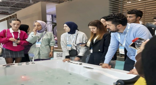 SUBÜlü öğrenciler teknik gezi için Unicera Fuarındaydılar