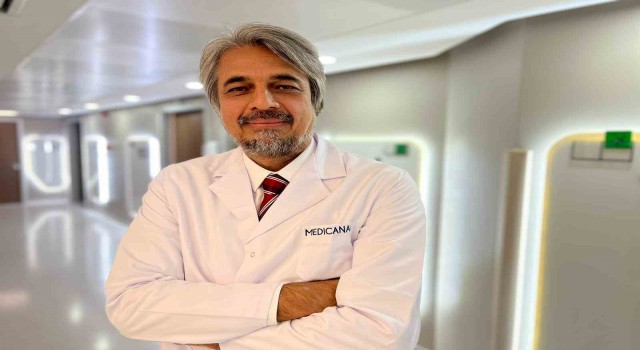 Tiroid kanserleri kadınlarda 3 kat fazla görülüyor