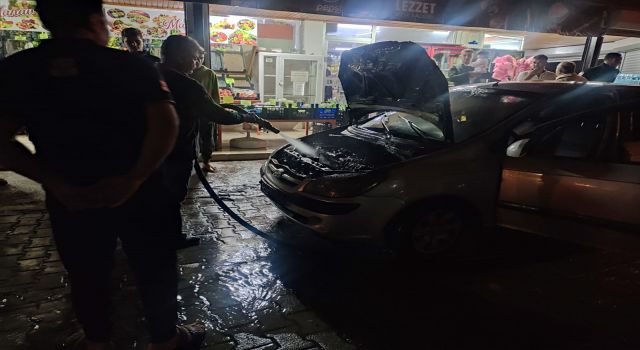 Toprakkale’deki araç yangını korku ve paniğe neden oldu