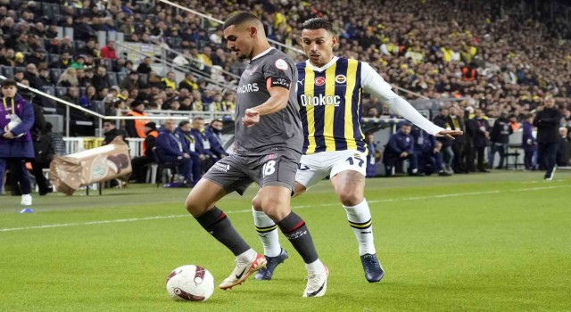 Trendyol Süper Lig: Fenerbahçe: 0 - Fatih Karagümrük: 1 (İlk yarı)