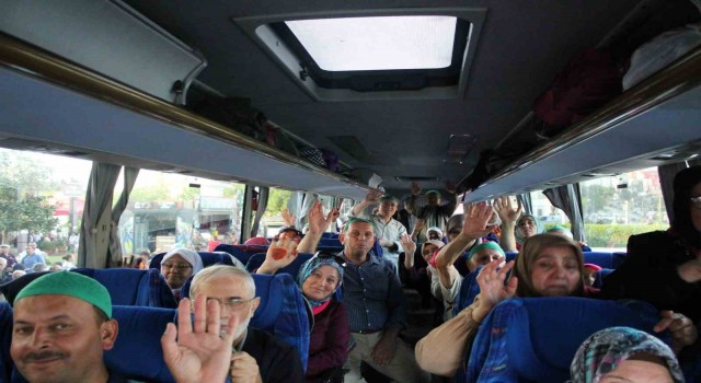 Umreciler Aydından dualarla uğurlandı