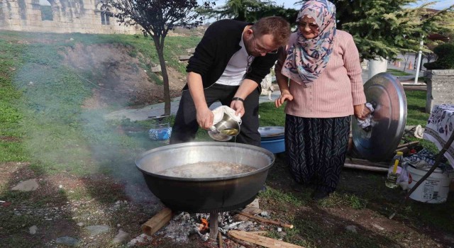 Ünlü Şef tarihi kentte Konuralp pilavı yaptı