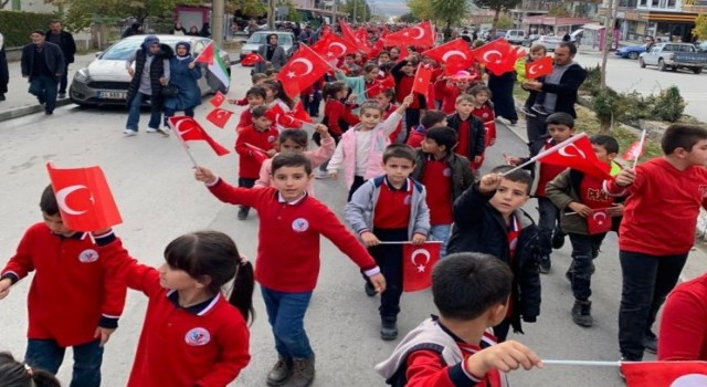 Üzümlüde Filistine destek yürüyüşü düzenledi