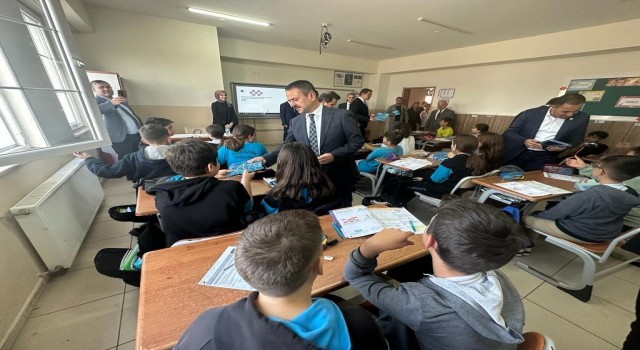 Vali İlhami Aktaş, Balıklıçeşme ve Kozçeşme Okullarında incelemelerde bulundu
