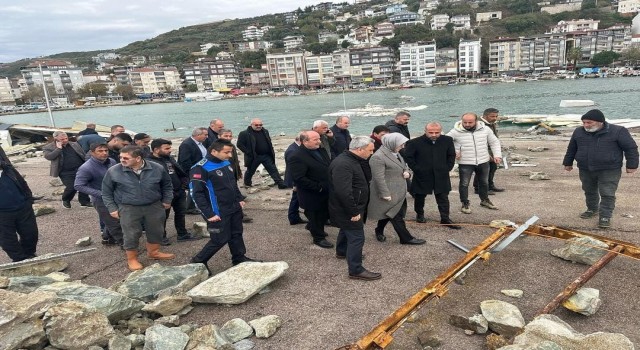 Yalovada fırtınada zarar gören balıkçı barınağında inceleme