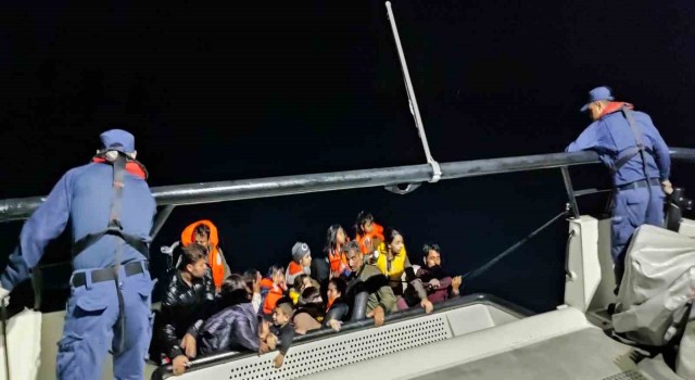 Yunan unsurlarınca ölüme terk edilen 26 kaçak göçmen kurtarıldı