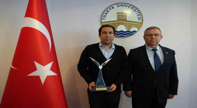 100. Yıl Bilim Ödülleri Töreninden ödülle dönen Prof. Dr. Altay: Kardiyoloji Ana Bilim Dalı olarak hizmette de son dönemde çok ciddi işler yapmaya başladık