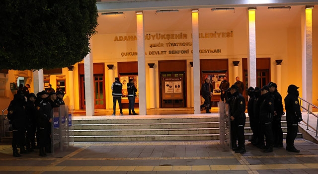 Adana Büyükşehir Belediyesine ihaleye fesat karıştırma ve rüşvet operasyonu: Çok sayıda gözaltı var