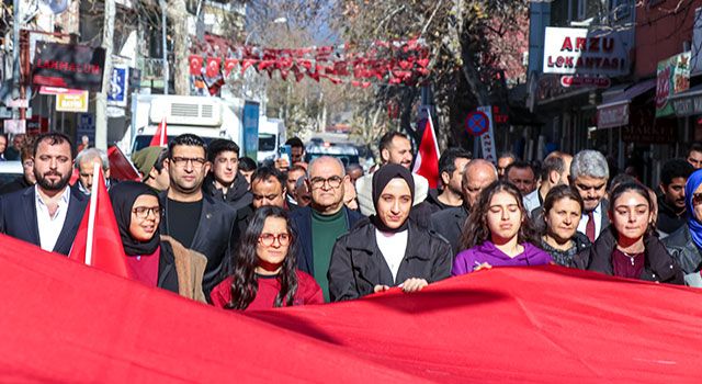 Adana Pozantı’da ”teröre lanet” yürüyüşü