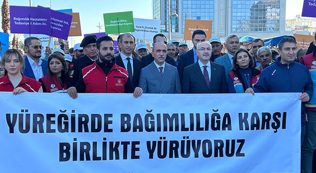 Adana’da bağımlılıkla mücadele yürüyüşü düzenlendi