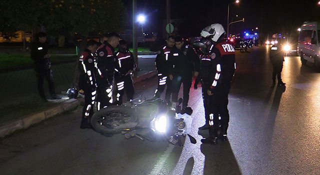 Adana’da elektrikli motosiklet ile polis motosikletin çarpıştığı kazada 1’i polis 2 kişi yaralandı