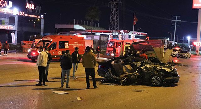 Adana’da kamyonetle otomobilin çarpışması sonucu 1 kişi öldü, 3 kişi yaralandı