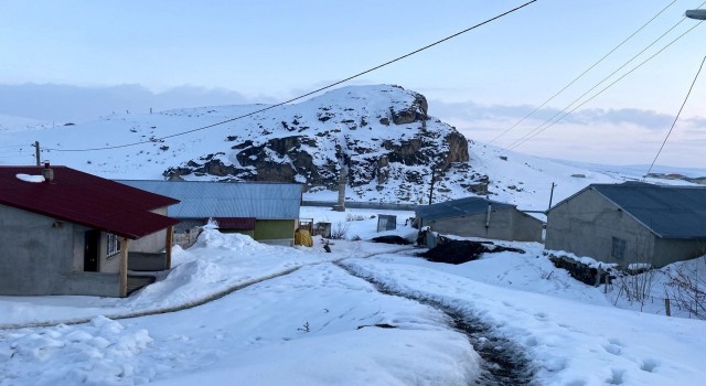 Ağrıda 86 köy yolu kar nedeniyle ulaşıma kapandı