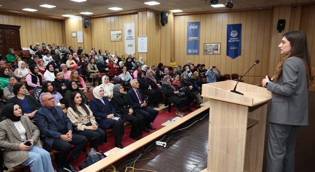 Akdeniz Belediyesi Dünya Kadın Hakları Günü Konferansı Düzenledi