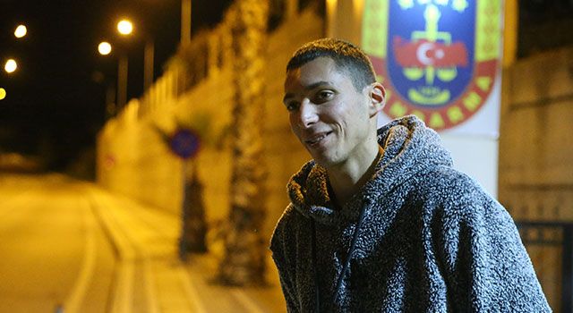 Antalya’da araçları kara saplanan milli motosikletçi Razgatlıoğlu ve arkadaşları kurtarıldı