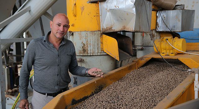 Atıkları değerlendirmek için pelet üretip ihracata başladılar