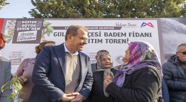 Mersin'de Badem fidanı dağıtım töreni, Gülnarlı üreticilerin yüzünü güldürdü