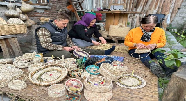 ‘Bafra zembili kadınların elinde şekilleniyor