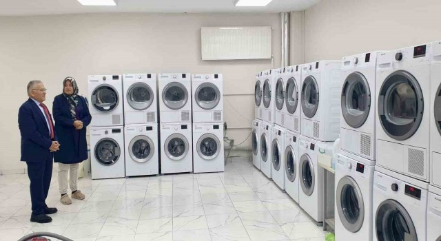 Başkan Büyükkılıç, Çamaşır Yıkama Merkezinde incelemelerde bulundu