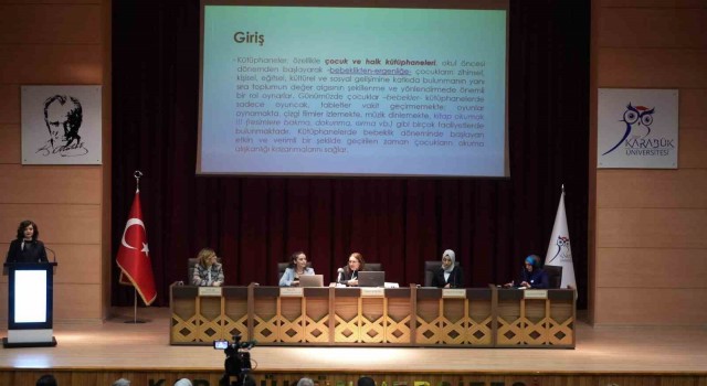 Bebek Kütüphanesi: Gelişen Bebeklerimizle Sonsuz Keşiflere Yolculuk Paneli