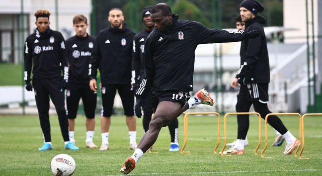 Beşiktaş’ta 5 Oyuncuya Kadro Cezası