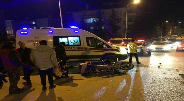 Bilecikte motosiklet ile kamyonetin çarpıştı, 1 kişi yaralandı