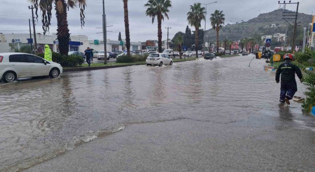 Bodrumda yollar göle döndü