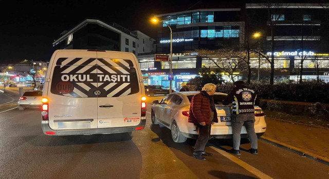 Çekmeköyde ikiz plaka ile korsan taşımacılık yapan minibüs sürücüsüne 42 bin 401 TL ceza