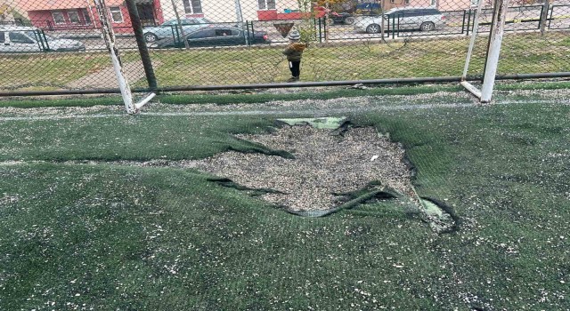 Çocuklar halı saha için vali amcalarına seslendi
