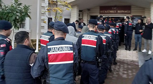 ”Çukur Çetesi”ne yönelik ”Kafes24” operasyonunda yakalanan 43 şüpheli adliyede