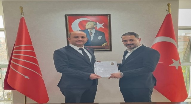 Denizlide hayırsever işadamı siyasete adım attı